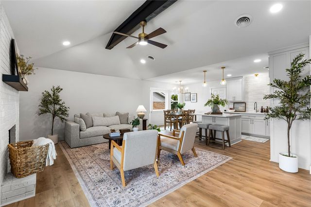 2211 W Olrich Street, Rogers, AR 72758
