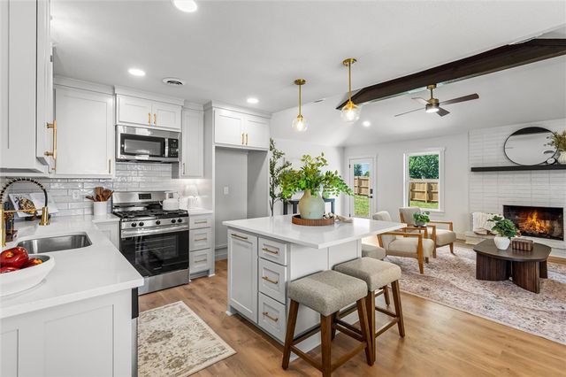 2211 W Olrich Street, Rogers, AR 72758