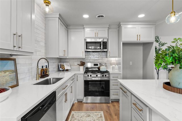 2211 W Olrich Street, Rogers, AR 72758