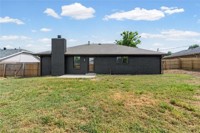 2211 W Olrich Street, Rogers, AR 72758