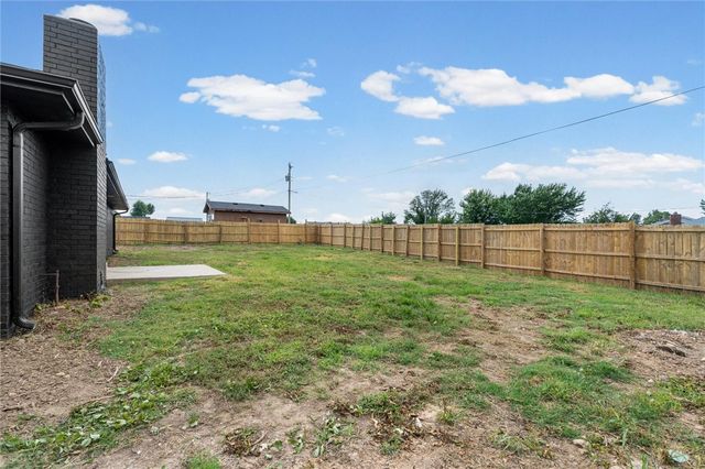 2211 W Olrich Street, Rogers, AR 72758