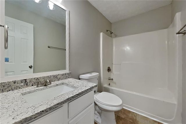 5493 Riverchase Drive, Flowery Branch, GA 30542