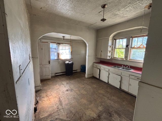 1202 S Boots Street, Marion, IN 46953