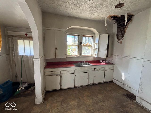 1202 S Boots Street, Marion, IN 46953