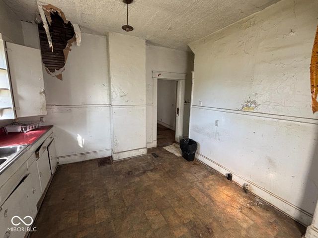 1202 S Boots Street, Marion, IN 46953