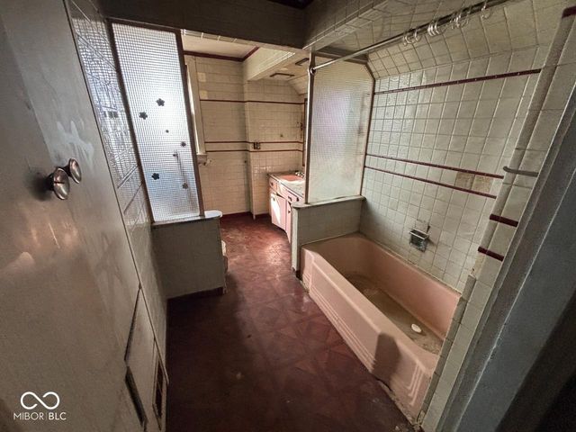 1202 S Boots Street, Marion, IN 46953