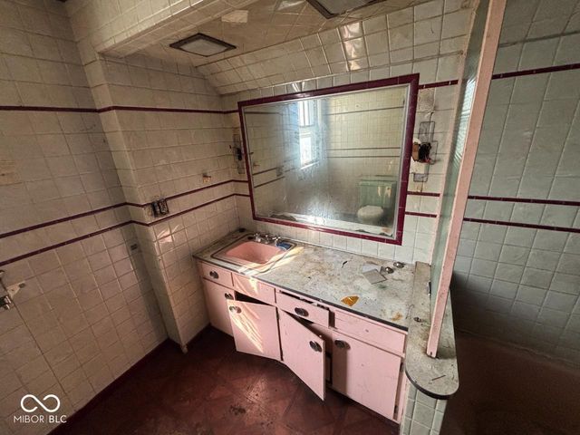 1202 S Boots Street, Marion, IN 46953