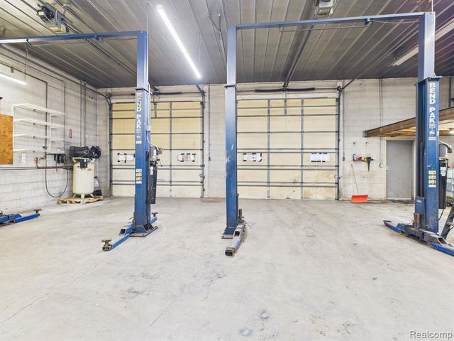 3220 Western Road, Flint, MI 48506