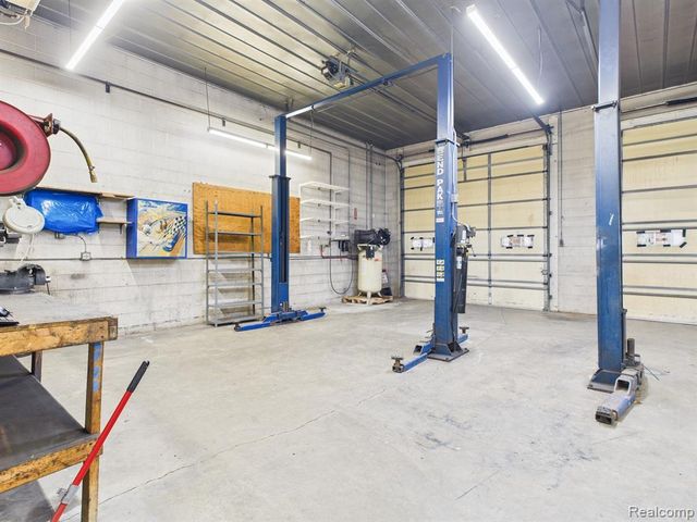 3220 Western Road, Flint, MI 48506