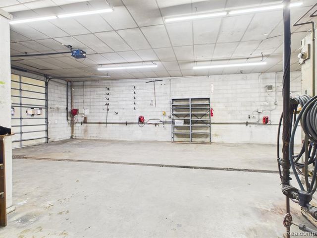 3220 Western Road, Flint, MI 48506