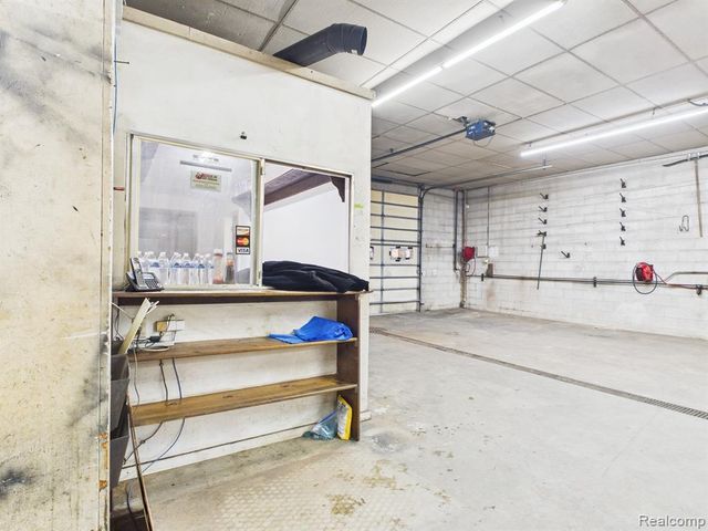 3220 Western Road, Flint, MI 48506