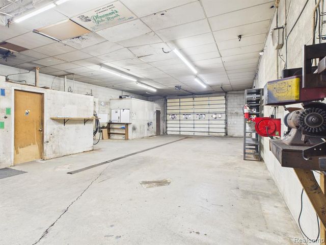 3220 Western Road, Flint, MI 48506