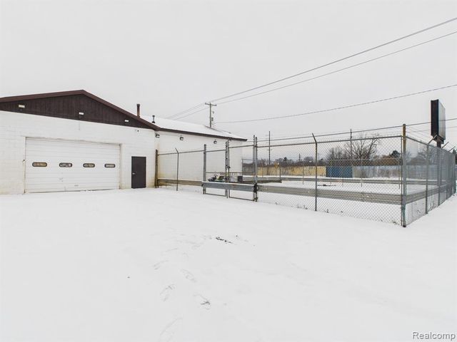 3220 Western Road, Flint, MI 48506