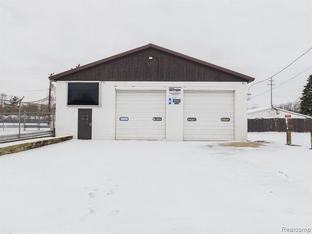 3220 Western Road, Flint, MI 48506