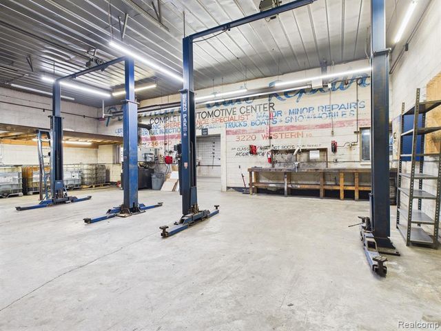 3220 Western Road, Flint, MI 48506