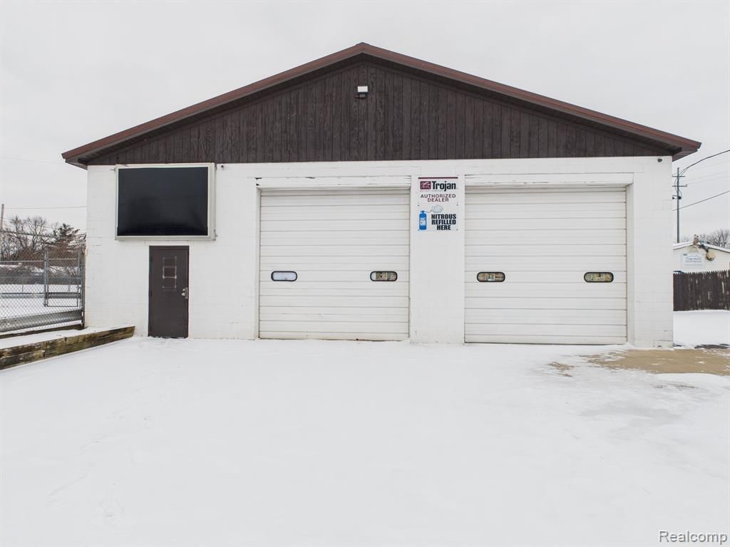 3220 Western Road, Flint, MI 48506