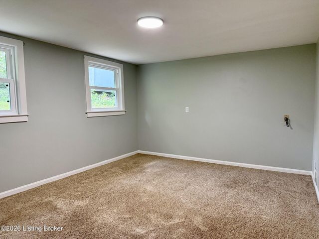 5610 Haunz Ln, Louisville, KY 40241