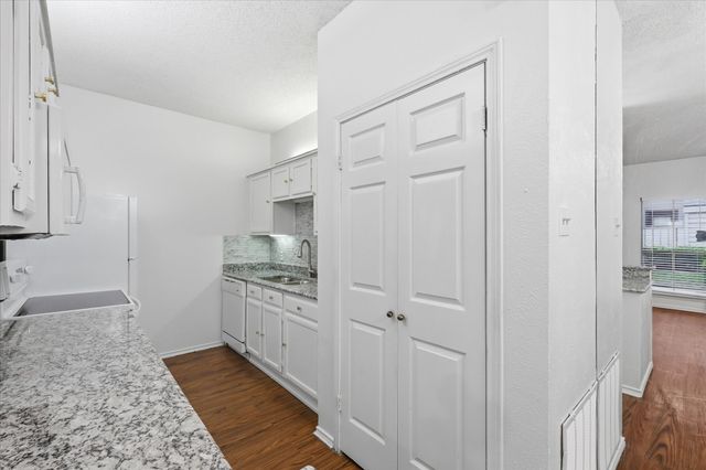 9600 Royal Lane 506, Dallas, TX 75243