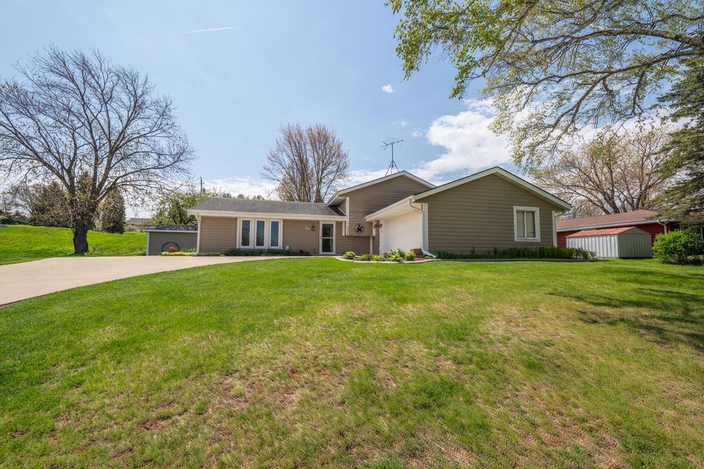 N97W21763 White Horse DRIVE, Colgate, WI 53017