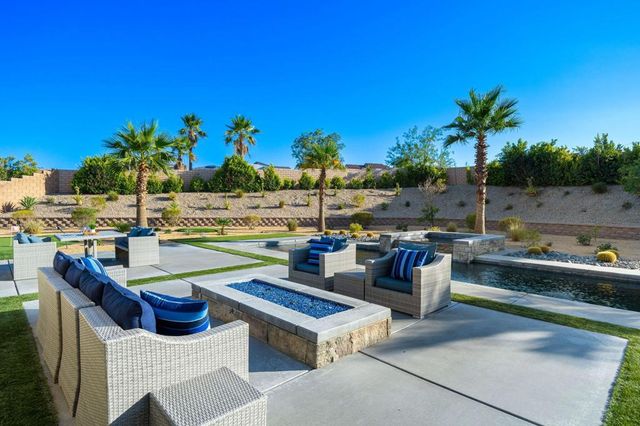 74425 Zeppelin Drive, Palm Desert, CA 92211