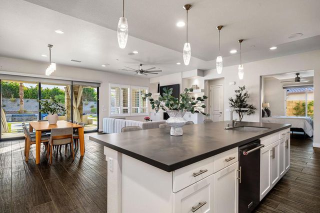 74425 Zeppelin Drive, Palm Desert, CA 92211