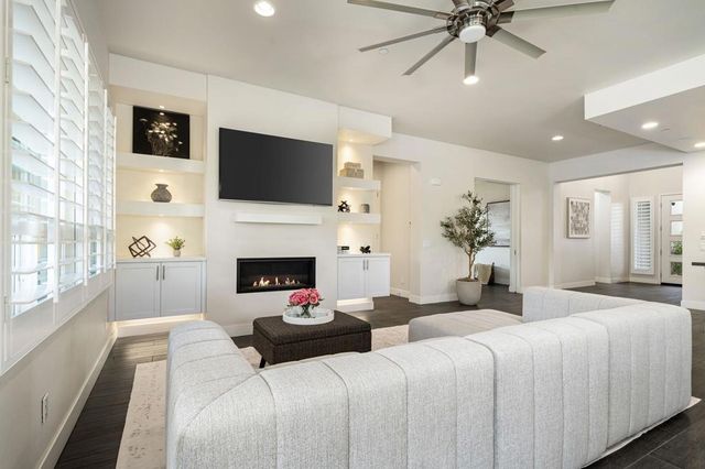 74425 Zeppelin Drive, Palm Desert, CA 92211