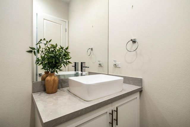 74425 Zeppelin Drive, Palm Desert, CA 92211