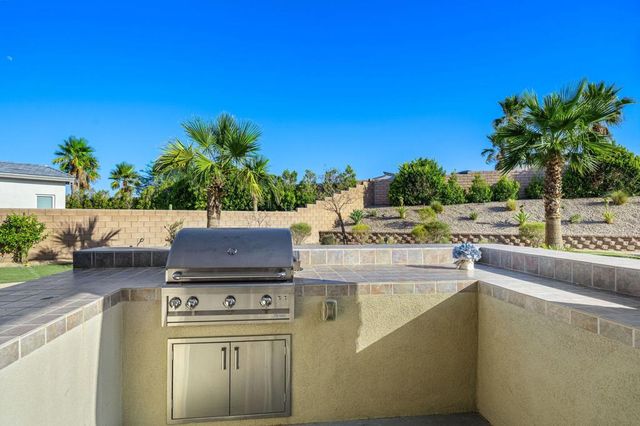 74425 Zeppelin Drive, Palm Desert, CA 92211