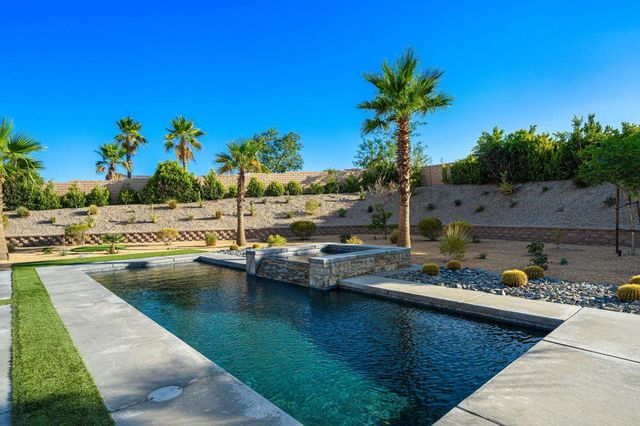 74425 Zeppelin Drive, Palm Desert, CA 92211