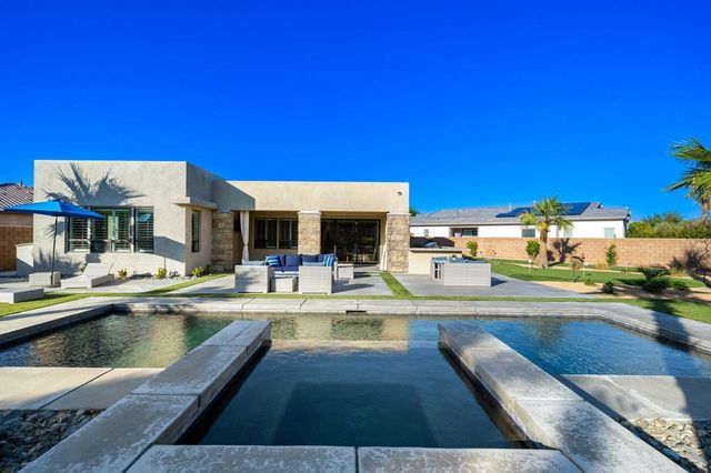 74425 Zeppelin Drive, Palm Desert, CA 92211