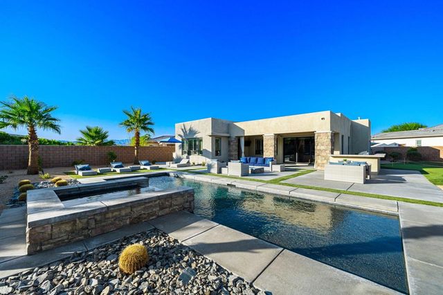 74425 Zeppelin Drive, Palm Desert, CA 92211