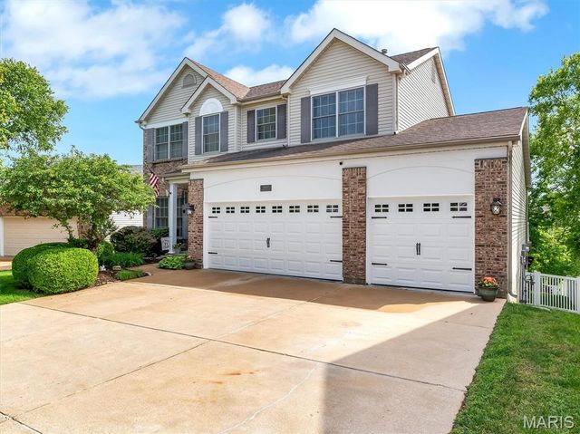 6110 Timberline Place Court, St Louis, MO 63128