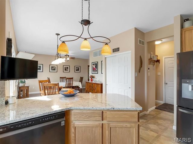 6110 Timberline Place Court, St Louis, MO 63128