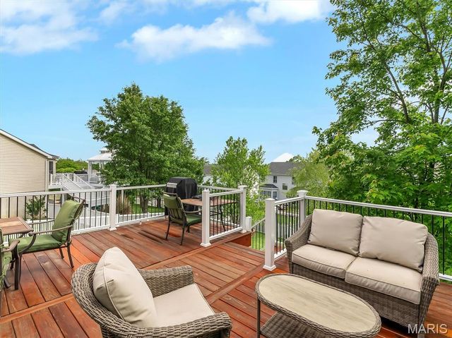 6110 Timberline Place Court, St Louis, MO 63128
