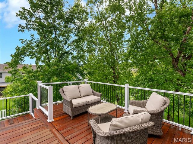 6110 Timberline Place Court, St Louis, MO 63128