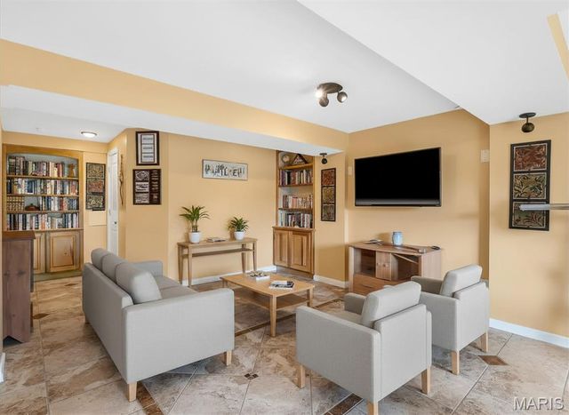 6110 Timberline Place Court, St Louis, MO 63128