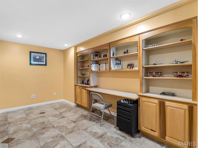 6110 Timberline Place Court, St Louis, MO 63128