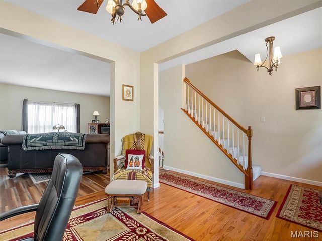 6110 Timberline Place Court, St Louis, MO 63128