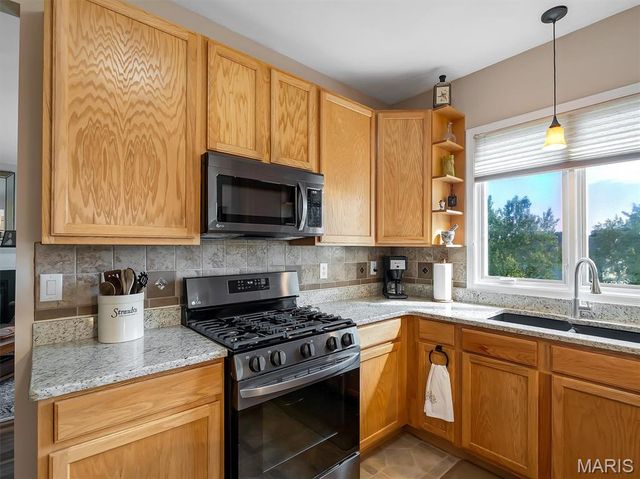 6110 Timberline Place Court, St Louis, MO 63128