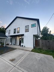 8305 Prairie View Drive B, Houston, TX 77088