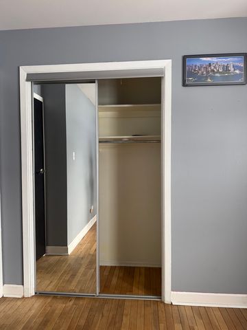 1200 Glen Lane, Hoffman Estates, IL 60169