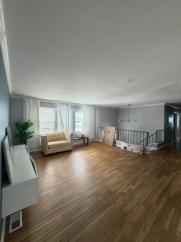 1200 Glen Lane, Hoffman Estates, IL 60169