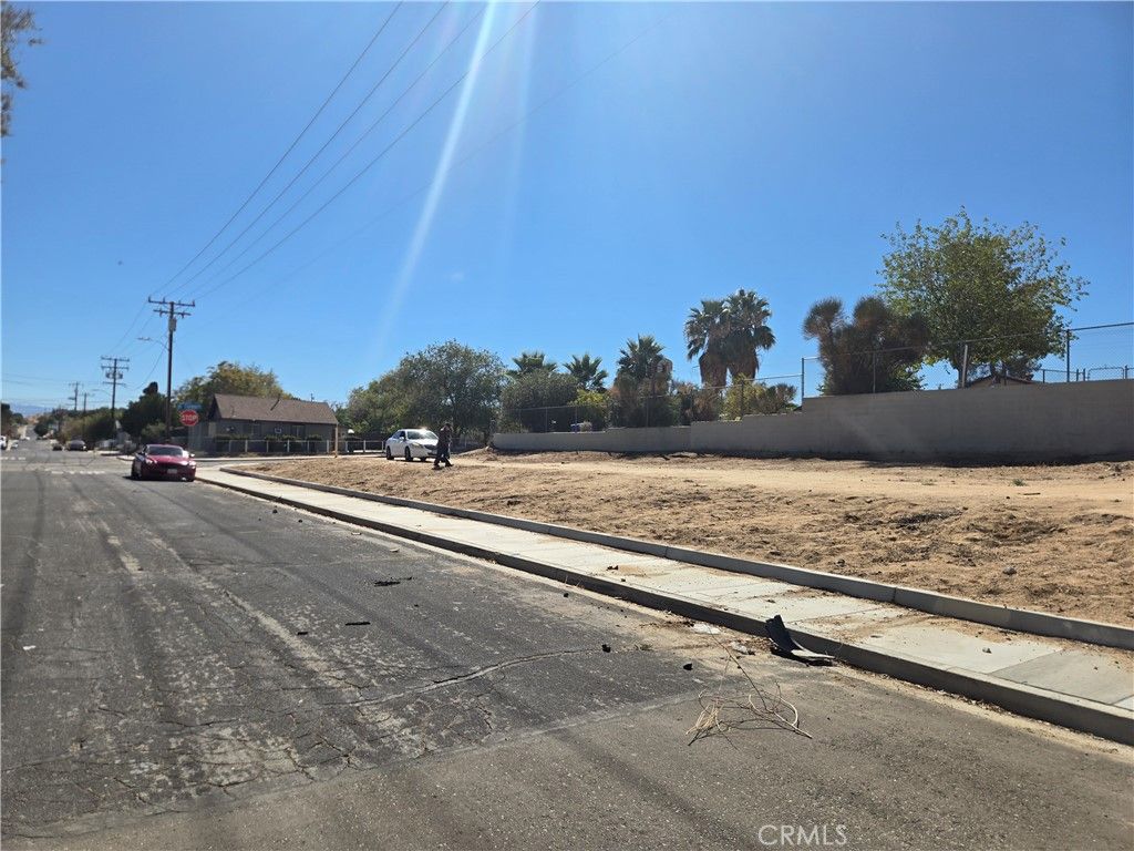 3 Third, Victorville, CA 92395