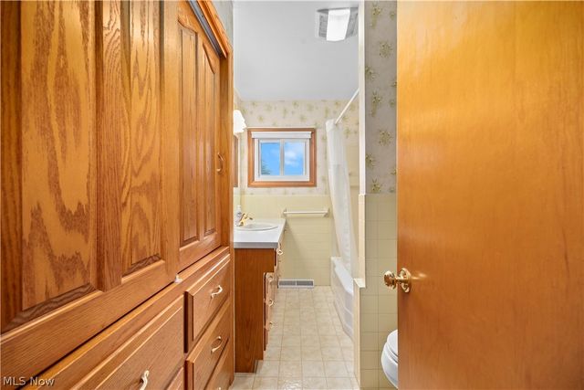 7454 Oberlin Road, Elyria, OH 44035