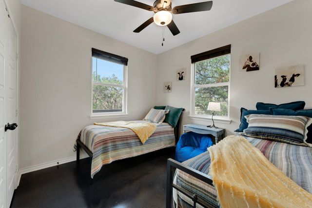 1089 Hidden Hills DR B, Dripping Springs, TX 78620