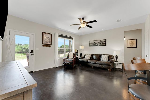 1089 Hidden Hills DR B, Dripping Springs, TX 78620