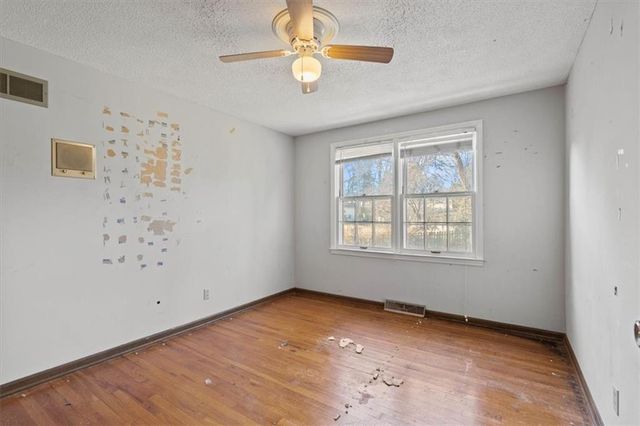 5952 Garnett Street, Shawnee, KS 66203