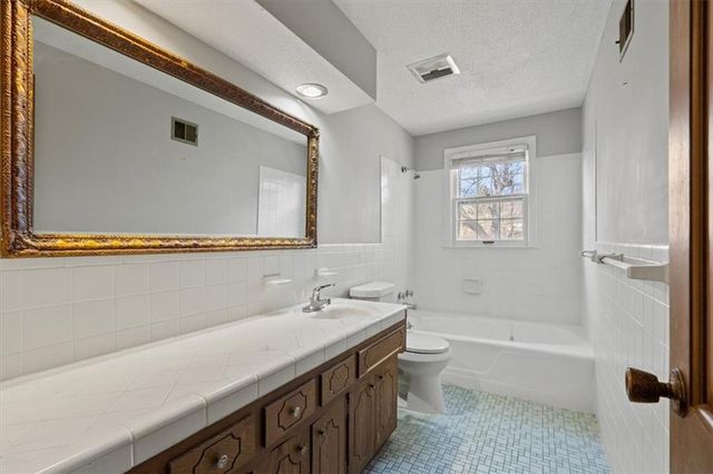 5952 Garnett Street, Shawnee, KS 66203