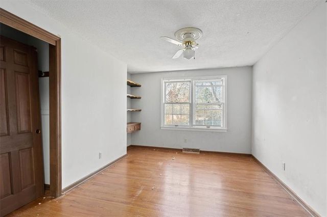 5952 Garnett Street, Shawnee, KS 66203