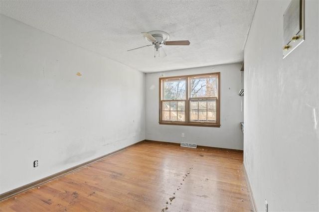 5952 Garnett Street, Shawnee, KS 66203